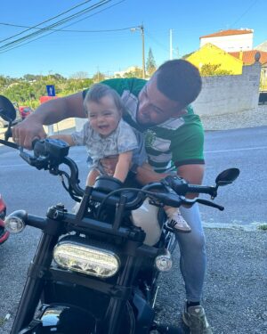 Marco Costa Instagram - Pai de Menina Sim💚, mas a menina acompanha o Pai em tudo🙈🔥