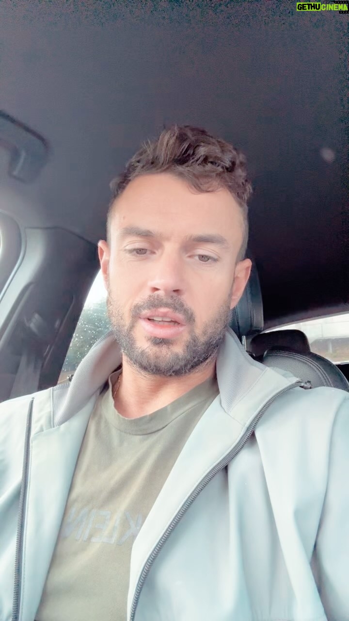 Marco Costa - 21.6K Likes - Nunca me senti mais que ninguem, Nunca achei que teria um “Dom” para alguma coisa, apenas desde pequeno sempre fui focado nos meus sonhos e procurei/ continuo a procurar maneira de os realizar!
Recebo msg lindas de pessoas que se inspiram e agarram a mim para se motivarem!
Eu agradeço e fico de coração cheio!
Não sou mais que cada um de voces, nao sou Coach, nem Guru, apenas mostro no dia a dia aquilo que eu faço e acredito!
Às vezes temos apenas de acreditar e fazer por isso e tudo começa a correr melhor, atenção que dentro do correr melhor os problemas e os desafios continuam a aparecer por vezes quanto mais crescemos mais problemas temos também, mas a maneira que os vamos encarar isso sím fará a diferença, deixo vos uma frase que o meu Pai dizia muitas vezes “Aquilo que nao tem Remédio, Remediado está!”
Foquem se no que podem controlar
Tudo o resto é a maneira como encaramos!
Estamos juntos , e se eu de alguma maneira ja fiz a diferença para ti, e se fizer sentido deixa aqui o teu 💪🏼🍀
Estamos juntos