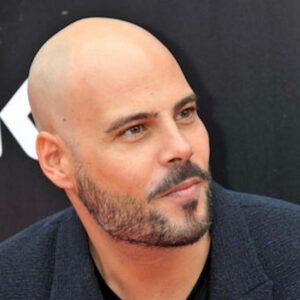 Marco D'Amore Instagram - “La timidezza è una condizione strana dell'anima, una categoria, una dimensione che si apre alla solitudine. È anche una sofferenza inseparabile, come se si avessero due epidermidi, e la seconda pelle interiore s'irritasse e contraesse di fronte alla vita. Fra le compagini umane, questa qualità o questo difetto fa parte di un insieme che costituisce nel tempo l'immortalità dell'essere.” (P.N.)