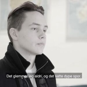 Marco Elsafadi Instagram - Ord som redder liv.

På onsdag vant Isak Svarstad Ellefsen konkurransen «Ta Ordet», som årlig arrangeres av Universitetet i Bergen. Her er et sammendrag av den sterke og viktige talen hans.
Selv om Isak vant, var hovedmålet hans mye større enn som så. Uvitende om at det ventet en pengepremie til vinneren, var Isak sin drivkraft å formidle sitt viktige budskap. Jeg tør påstå at budskapet kan redde liv…
 
«Dette gjør jeg fordi jeg ønsker å hjelpe andre» sa Isak.
 
Tusen takk Isak, for at du så modig formidler din historie, selv om vi kan se at det koster. Du inspirerer og skaper håp. Jeg beundrer deg.
 
Dere finner hele talen på www.taordet.no. 
Del, så flere kan få glede av Isak sine ord.

@isellefsen @osellefs @psyktdeg @msellefsen @helsesista @olav.johnsrud @unify_norge @taordet 
#mentalhelse #modig