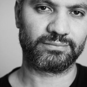 Marco Elsafadi Instagram - Å snakke om selvmordstanker er vanskelig, og derfor noe av det mest modige vi kan gjøre. Kjenner du noen som sliter, så er det ofte best å spørre rett ut. Ikke pakk det inn. Si at du er bekymret og spør om vedkommende har selvmordstanker. 
Og for deg som sliter og ønsker å be om hjelp, så finner du gode råd på helse-vest.no/selvmord. 

Tusen takk til Helse Vest for denne viktige forebyggende kampanjen.
 
Dette ble en alvorlig, men viktig fredagshilsen, som kan redde liv. Ønsker dere alle en god helg.❤️🙏🏼

#snakkomdet #bestsammen #modig» #reddliv

www.marco.no