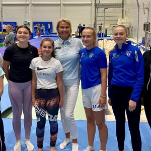 Marco Elsafadi Instagram - Idrettspresident Berit Kjøll besøkte Bergen i dag og møtte blant annet Frida på 14 år som uttalte at hun har klare ambisjoner om OL deltakelse i turn. Frida inspirerte meg til å teste trampet i Åsane Arena. Et anlegg på 30 000 kvadratmeters aktivitetsflate. Her skal det praktiseres «Idrettsglede for alle». 
Tusen takk for hyggelig omvisning Roald Bruun-Hanssen. 

Vi hadde også et fruktbart møte mellom NIF, Vestland Idrettskrets og byrådsleder Roger Valhammer. Bergen kommune satser på barn og idrett. Det er vi stolte av. Veldig fint å høre om ambisjonene om en Fysak hall i hver bydel, så det er aktivitetsmuligheter også for de som ikke driver organisert idrett. 

Takk for en inspirerende dag på mange måter. 🙏🏽❤️
#åsanearena #vestlandidrettskrets #nif #bergenkommune