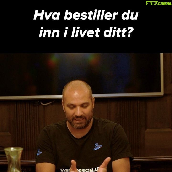 Marco Elsafadi - 323 Likes - Livet kan være tøft, og innimellom er det vanskelig å tenke positivt.
Sliter du, så kan det hjelpe å snakke med en venn.
Livet går opp og ned, og noen dager er livet helt magisk.
Men det er hverdager det er flest av.❤️🙏🏼
Hva bestiller du inn i livet ditt?
#takknemlighet #livet #bestsammen
🎬📸 @gventertainment_