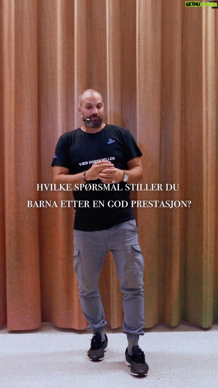 Marco Elsafadi - 1.3K Likes - Et viktig budskap kan ikke gjentas for ofte.
Spørsmålene vi stiller barna våre, blir viktige i deres hoder. Og det barna fokuserer på, blir det bare mer av.
Min mor er full av kjærlighet og godhet. Men var ikke alltid like oppmerksom på spørsmålene hun stilte meg. Hun sier at hun har skjønt det nå, mens hun ler. 😂♥️
Kjære mamma. Du er nydelig på alle måter, gratulerer med 73-års dagen i dag og måtte du leve et langt og friskt liv.
#barn #foreldre #norge