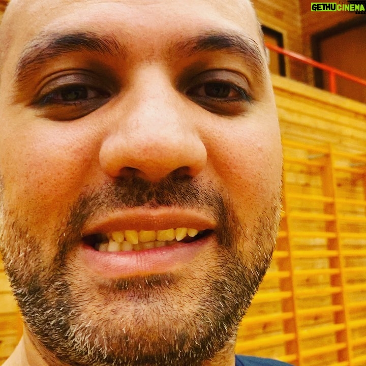 Marco Elsafadi - 182 Likes - Alle gode ting er tre. Takk for tre fine foredrag, på Stranda ungdomsskole, Vestborg VGS og Stranda VGS.
Det handler om samspill og sunt selvsnakk. Takk for de gode og ekte samtalene etterpå. 🙏🏽❤️
Og en varm takk til Robin, Elias og Sebastian som ler AV meg, og ikke med meg... de er i det minste herlig-ærlige. 😂😂❤️💪🏽
For mer info www.marco.no
#suntselvsnakk #bestsammen #samspill #campsenkveld