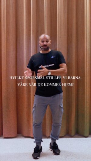 Marco Elsafadi Instagram - Hvilke spørsmål stiller vi barna våre når de kommer hjem fra skolen eller fra et idrettsarrangement? Spørsmålene vi stadig stiller, er det barn intuitivt oppfatter som viktige for oss foreldre. 

I tillegg vil svarene barna kommer frem til, bli del av deres selv-snakk. 

Velg kloke og byggende spørsmål når du kommuniserer med barnet ditt. 🙏🏽♥️

#barn #norge #kommunikasjon
