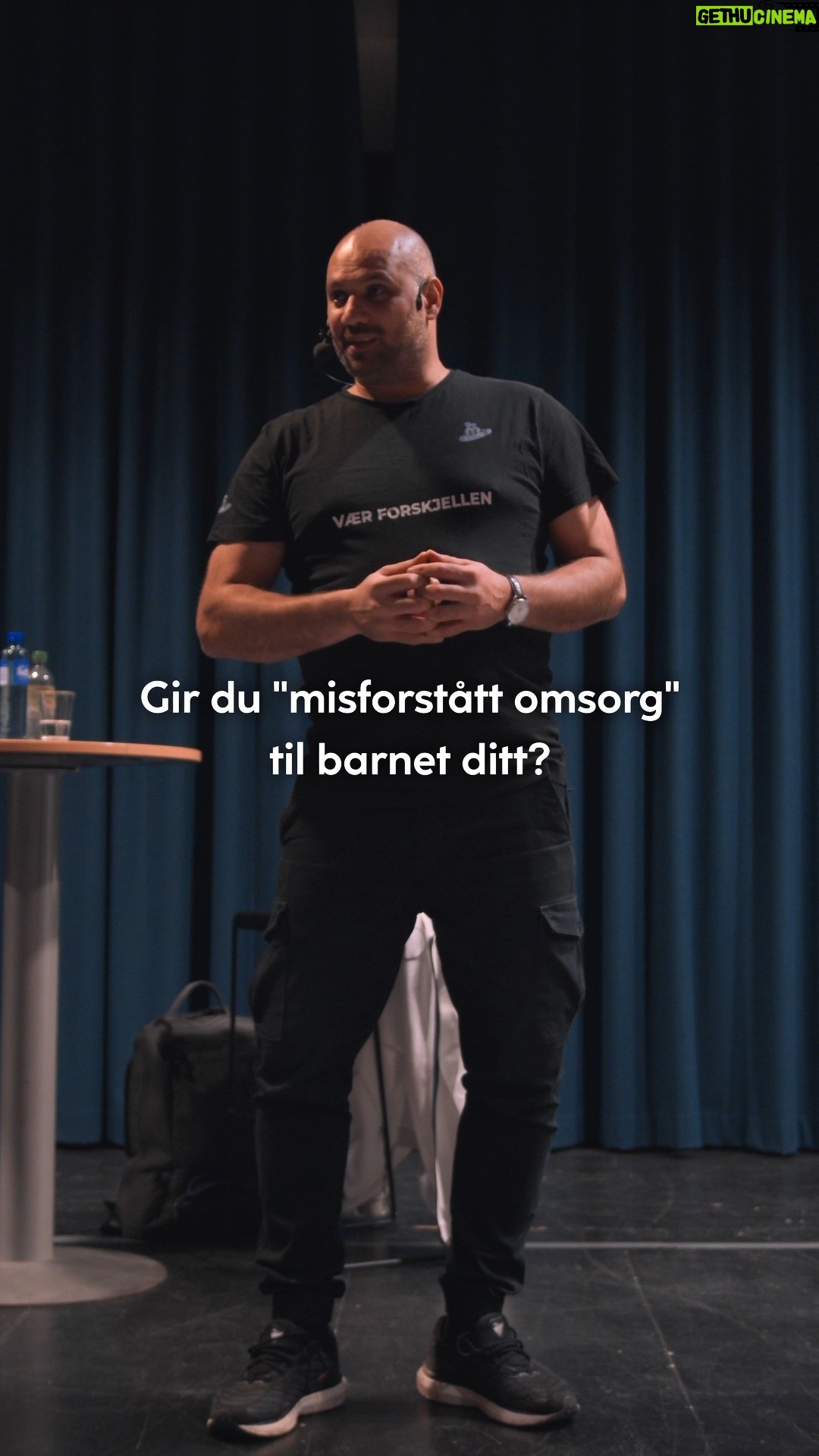 Marco Elsafadi - 1.8K Likes - Klart vi må gi barna våre masse kjærlighet og omsorg.
Det kan aldri bli for mye kjærlighet. Kjør på med anerkjennelse og positiv oppmerksomhet.
Men dersom vi stiller for lite krav, kan vi bli årsaken til at barna får begrenset utviklingen sin.
Barn trenger å ta ansvar og være til nytte. De aller fleste ønsker det også.
Vi foreldre må tilrettelegge for at barna får oppgaver tilpasset deres alder, som de vil mestre og lære noe av.
Kjærlighet uten krav og ansvar er det vi kaller misforstått omsorg.
P.S. All respekt til deltakerne i Kompani Lauritzen -Tropp 1, som bød på seg selv og sin sårbarhet, og som viste oss hva de var i stand til med en god dose kjærlighet og krav fra de fantastiske befalene. Jeg er full av beundring.
P.P.S Til foreldrene som føler seg truffet her. Dette er en helt vanlig felle å gå i. Det gjør vi alle.
#norge #relasjoner