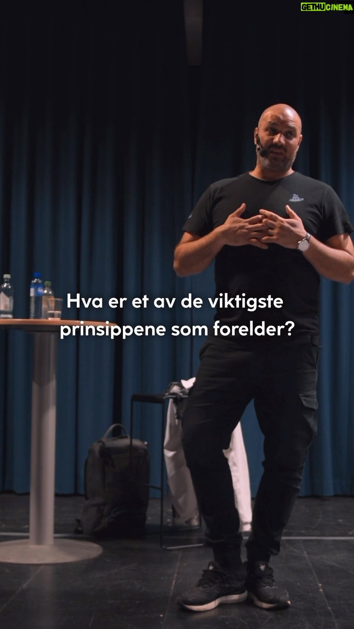 Marco Elsafadi - 328 Likes - Det er lett å gå i denne fella, fordi foreldre vil det beste for barna sine.
Men det beste for barna er at de trenger å lære av egne valg og egne tabber. Brems deg selv når du blir for mye leder, og bli heller en god veileder i barnas liv.
#norge #barn #relasjoner