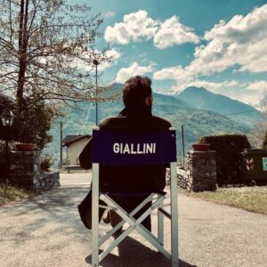 Marco Giallini Instagram - BUONA PASQUA . ❤️#roccoschiavone #roccoschiavonelaserie #rai2 #rotturadicoglioni #crossproductions #pasquaepasquetta #simonespada #fabriziolucci #valledaosta