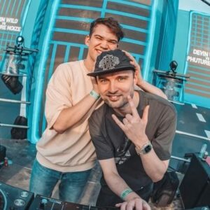 Marco Spronk Instagram - waves is out now everywhere. drop a comment to let us know if u vibe with this one. 

#hardstyle