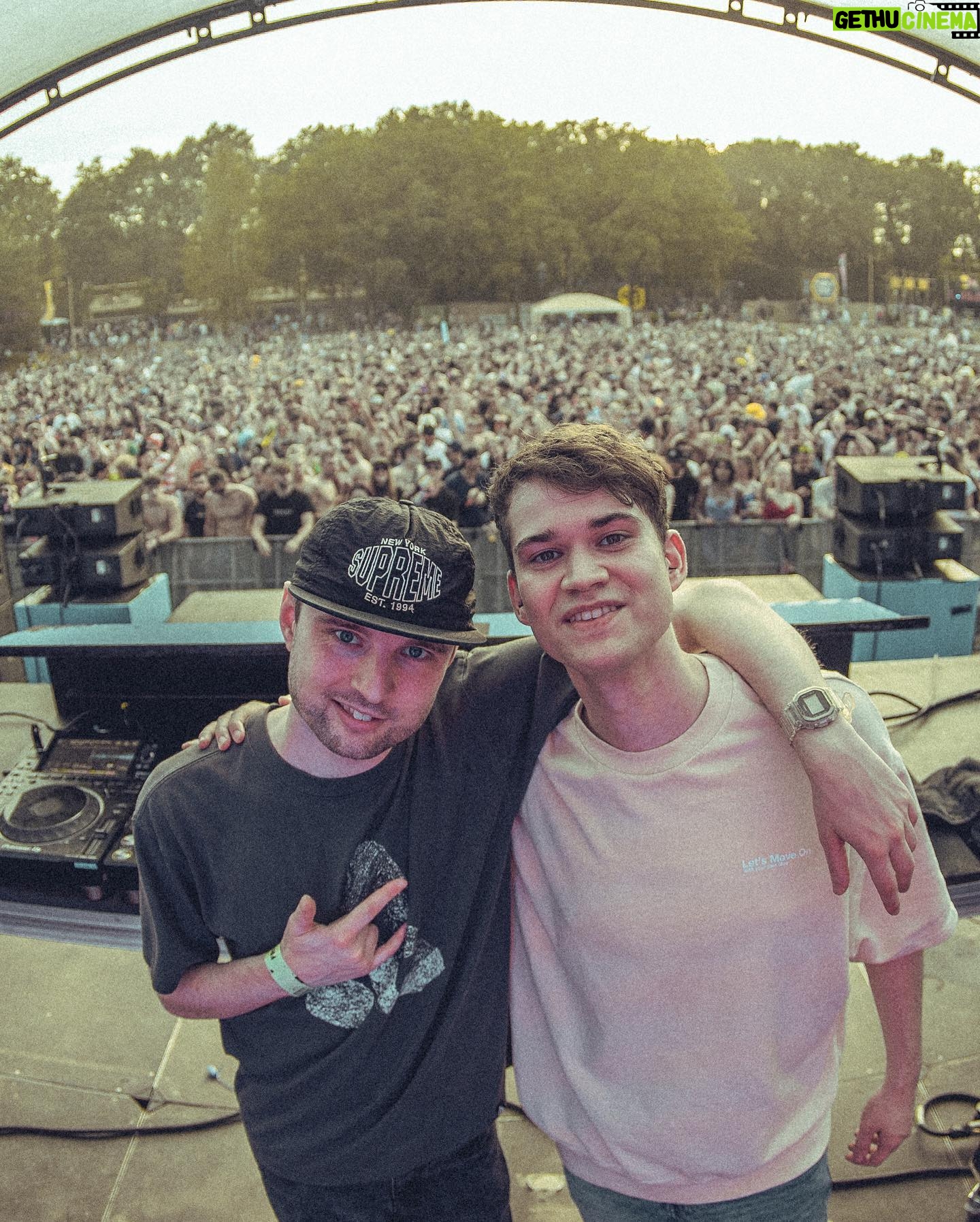 Marco Spronk - 4.2K Likes - man decibel this year was absolutely incredible. thanks everyone for rocking out 🤘🏻 def one of the best. swipe for some viddys.
s/o to @devinwildnl @aversiondj_ and @officialb2s
#hardstyle