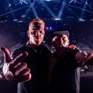 Marco Spronk Instagram - 𝟯𝟬 𝗠𝗜𝗟𝗟𝗜𝗢𝗡 𝗦𝗧𝗥𝗘𝗔𝗠𝗦 𝗙𝗢𝗥 𝗠𝗬 𝗕𝗘𝗔𝗨𝗧𝗜𝗙𝗨𝗟 𝗙𝗔𝗡𝗧𝗔𝗦𝗬 🤍🙏🏻 How about a follow up?