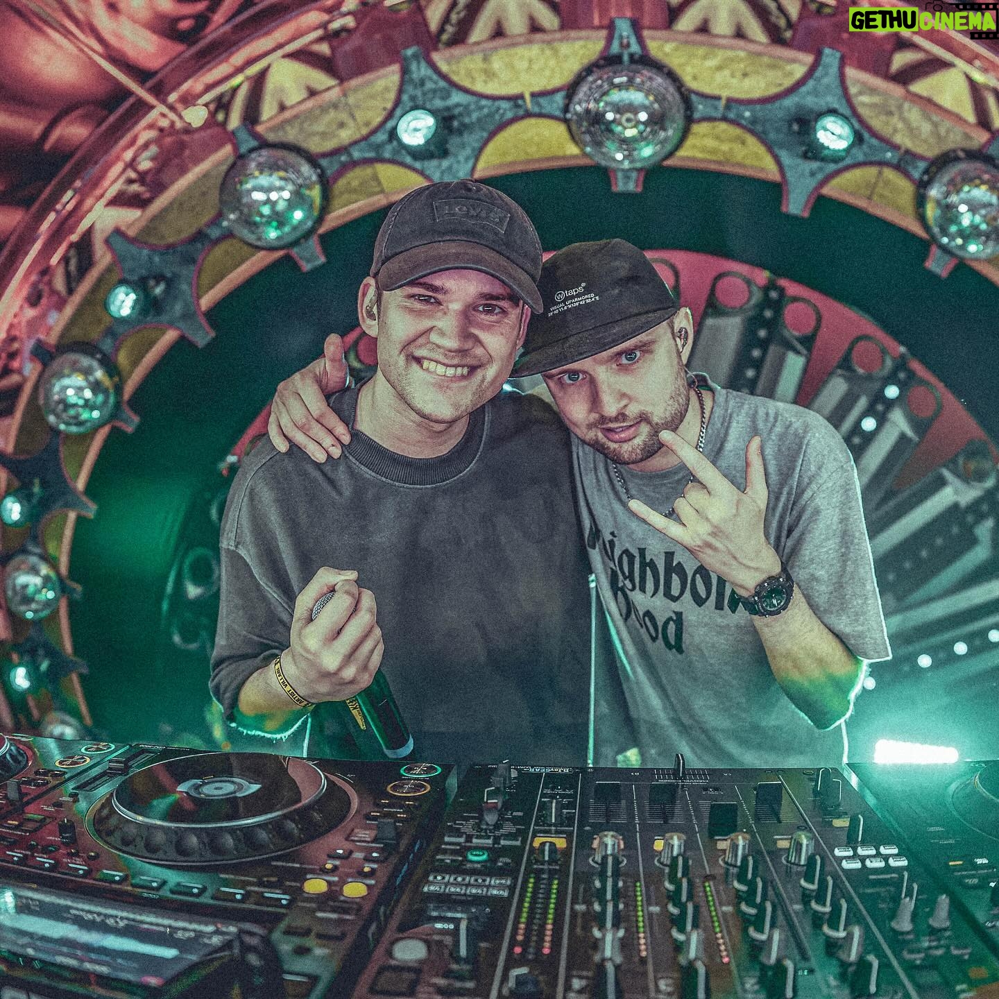 Marco Spronk - 6.5K Likes - defqon.1 legends. so grateful to be able to do this in my life. thank you guys for always supporting me. ❤️🤘🏻 @devinwildnl and me had an amazing time and had such a hard time selecting all the tracks for this set but i really hope you guys enjoyed it. thanks again and big big love to @devinwildnl and @defqon1
#hardstyle