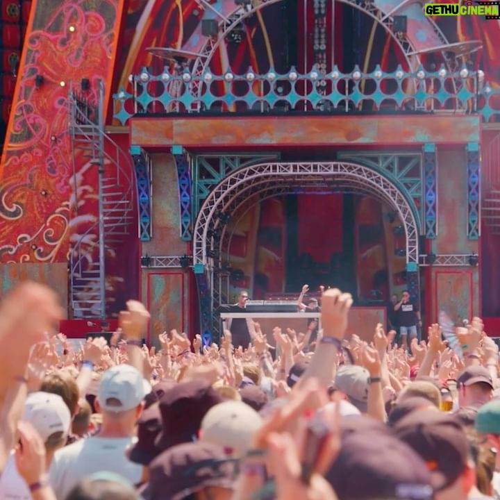 Marco Spronk - 5.5K Likes - the most intense set of my life is available now at the @q_dance network. and as a special thank you i’ve put the edits i made on a special defqon.1 ep which is out now everywhere. ❤️
#hardstyle