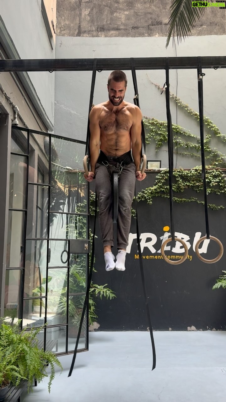 Marco Tostado - 397 Likes - Vamos por 20 Lbs para el sig PR y así hasta conseguir las 45 lbs .
#muscleup #calisthenics #calisteniamexico
