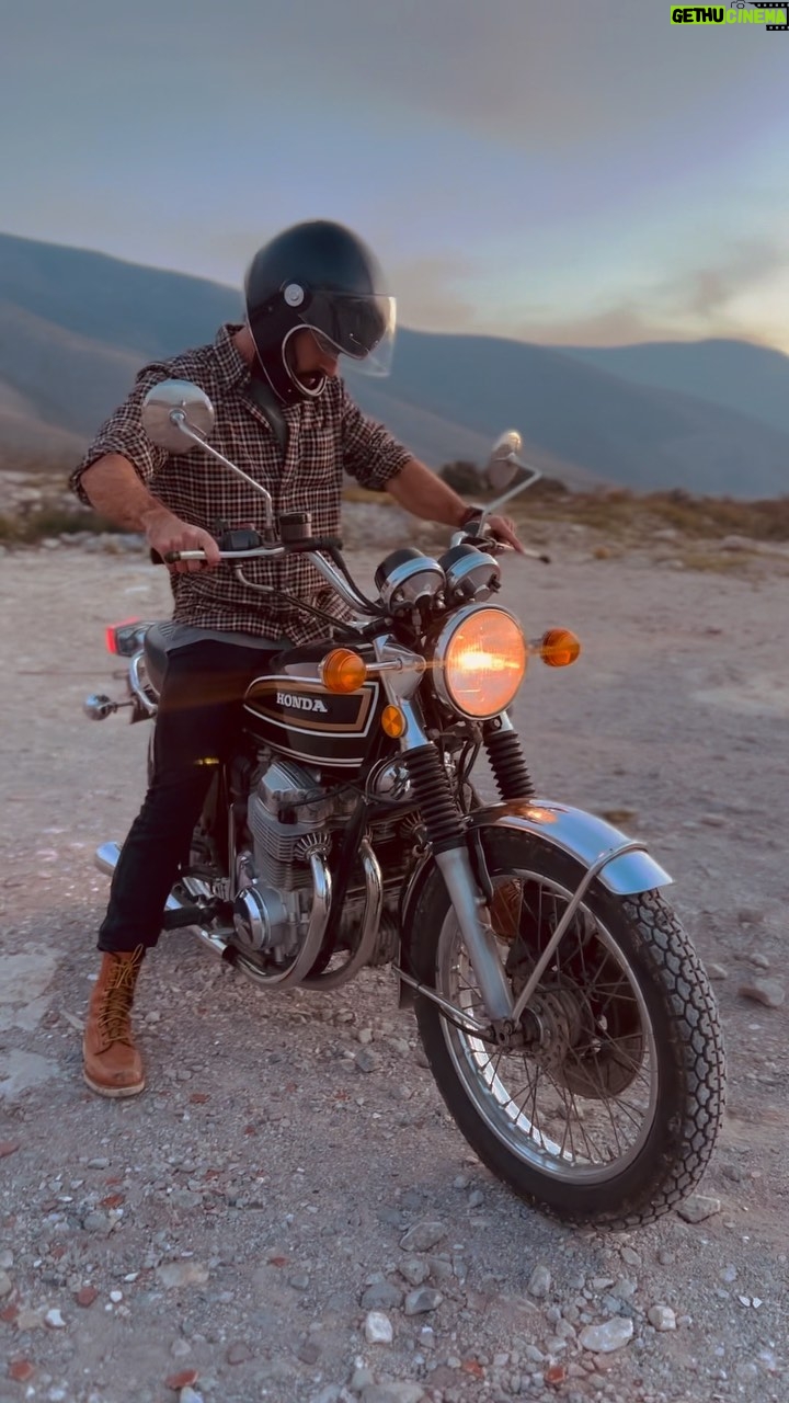 Marco Tostado - 3 Likes - Saltillo , Coahuila. Noviembre 2023
Antes de que terminara el día culminamos con algunas tomas en las periferias de la ciudad .
Siempre en compañía de la banda de los @ninosmimados y @gross.customs y por supuesto de la producción a cargo de @fierro.viejomx
🎥 @manologalindo
