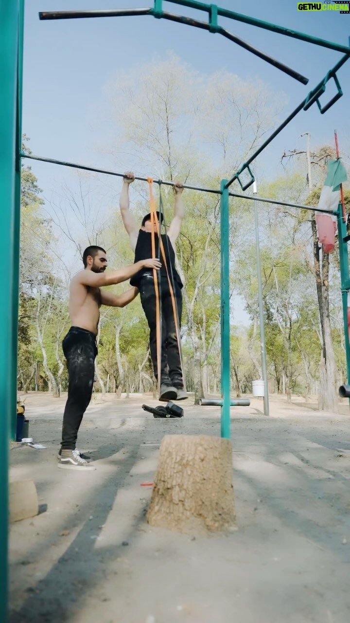 Marco Tostado - 3 Likes - La felicidad de hacer tus primeros Muscle Up en barra
Excelente trabajo @christianmorenomccarthy
#calistenia