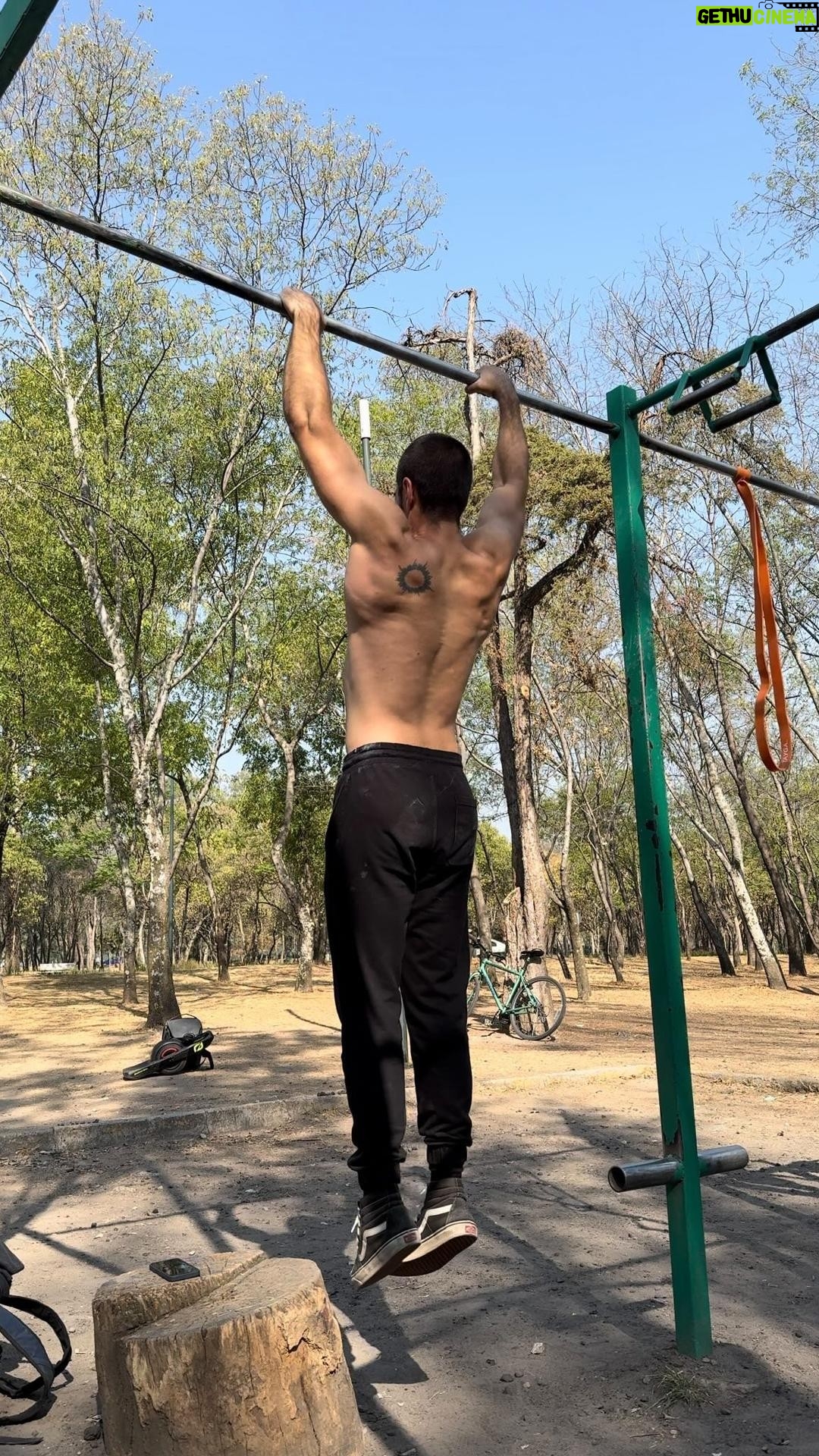 Marco Tostado - 3 Likes - Rutina de Calistenia (intermedio / avanzado)
🎥 @christianmorenomccarthy
#calistenia
#calisthenics
#cdmx