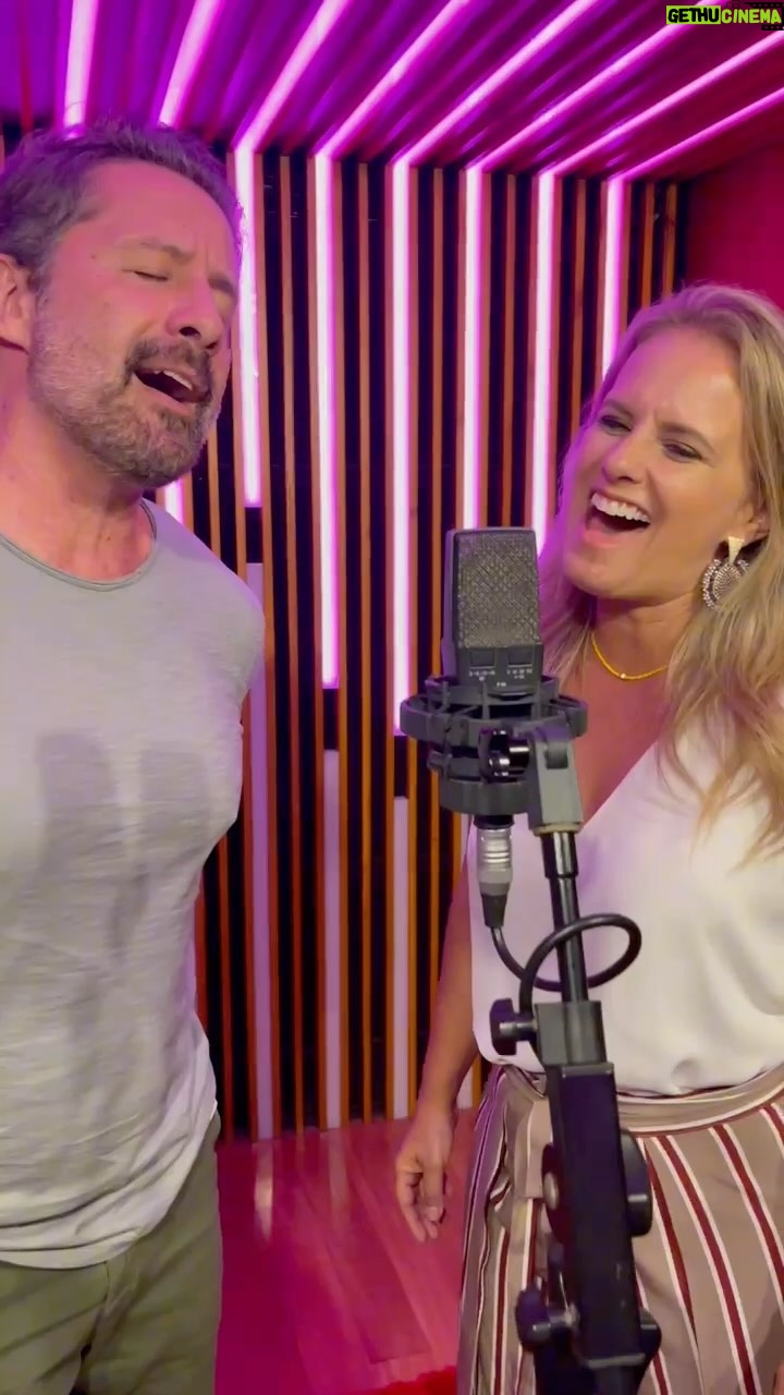 Marco Zunino - 1.4K Likes - De un momento oscuro, pueden salir cosas hermosas 🤩. Sin pensarlo mucho, ¡estamos en el estudio grabando para ustedes “Para quererte más”! Esperamos que la reciban con mucha alegría, que es el significado que tiene para nosotros 💕.
Muy pronto en todas las plataformas.
#fyp #estreno #nuevacanción #MarcoyRossana #paraquerertemás #amor #SanValentín