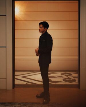 Marcus Chang Instagram - As the day turns into night, keep your worries out of sight. 🐋

Fashion @club21taiwan #ckCalvinKlein #Club21Taiwan 
Make up @karenchang_makeup
Hairstyle @tim7312
Photographer @zhutor

Thank you for having me @langlive.tw