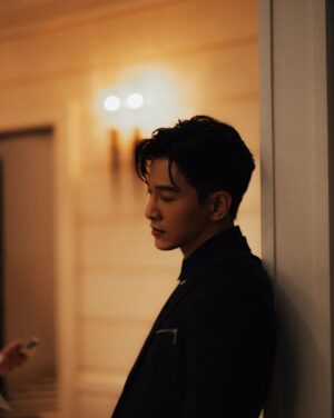 Marcus Chang Instagram - As the day turns into night, keep your worries out of sight. 🐋

Fashion @club21taiwan #ckCalvinKlein #Club21Taiwan 
Make up @karenchang_makeup
Hairstyle @tim7312
Photographer @zhutor

Thank you for having me @langlive.tw