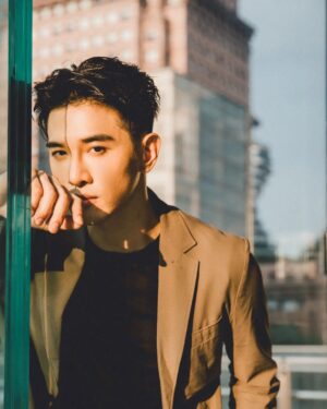 Marcus Chang Instagram - Merry Christmas 🎄✨
 聖誕快樂❤️

#MerryChristmas suit: #hugoboss