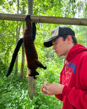 Marcus Gunnarsen Instagram - MET MY FAVORITE ANIMAL🥹🥹 You can tell he likes me a lot… I gave him apples, and he gave me life advices.
