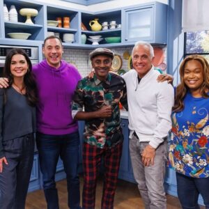 Marcus Samuelsson Instagram - You’re definitely going to want to tune in for this one! On #TheKitchen we all shared classic dishes that every home cook should know. Watch as @GeoffreyZakarian demonstrates the perfect technique for Braised Short Ribs, @KatieLeeBiegel prepares a signature Caesar Salad, @JeffMauro cooks up a delicious Pasta Puttanesca, @SunnyAnderson whips up an Easy Banana Brûlée Fool, and yours truly makes classic Shrimp and Grits. Catch it on the @FoodNetwork today.