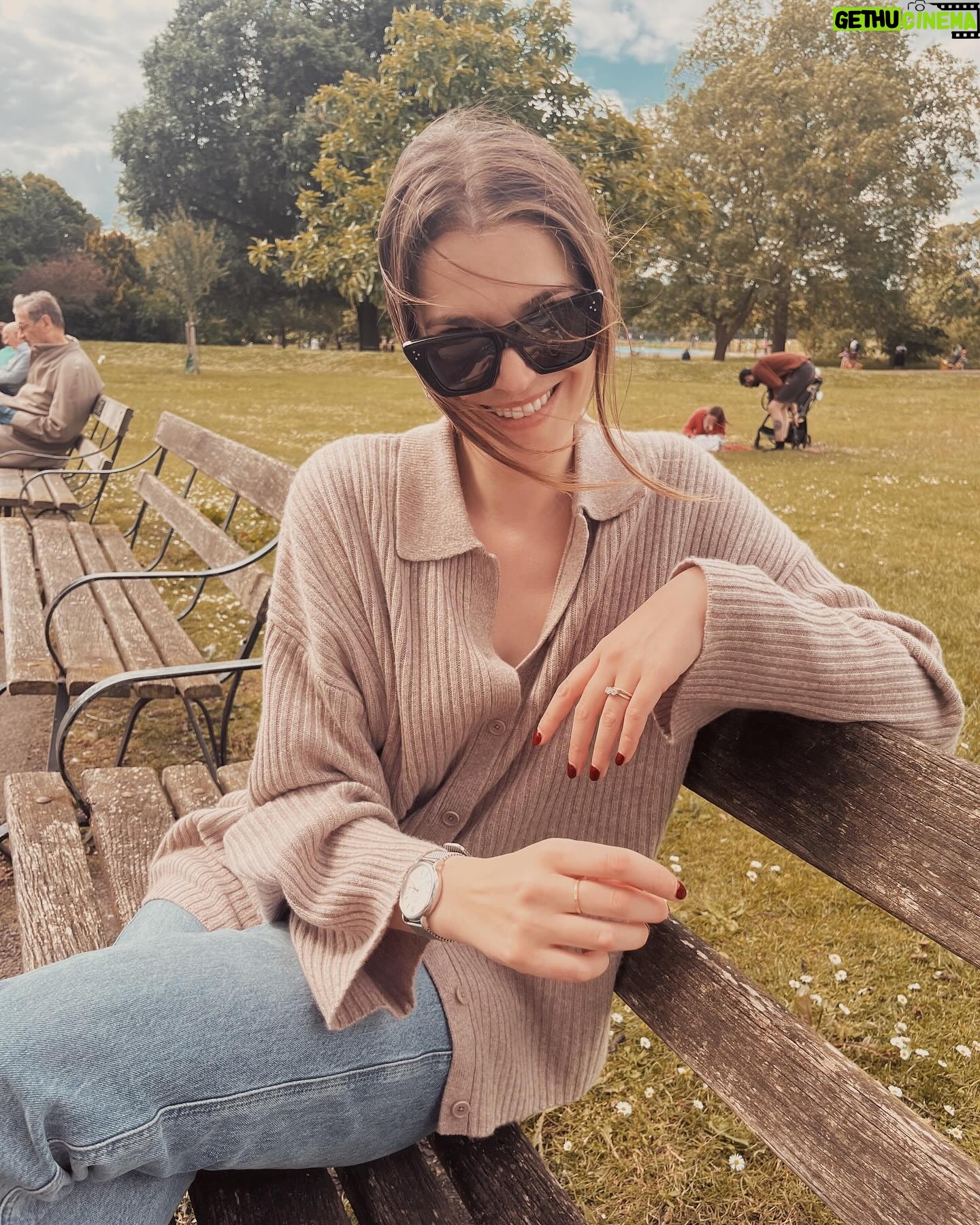 Margaret Clunie - 361 Likes - JUNE! Good times all round…apart from when the grove lane deli closed. That was very sad times…we miss you GLD 💛
*swipe for the surprise I saw from the plane as we landed into Gatwick…