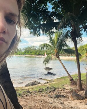 Margot Bancilhon Instagram - Petite pause avant la reprise ☀️☀️