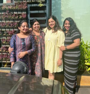 Margret Antony Instagram - Anniversary lunch with my world 🌎.
This day makes me realise how blessed I am ♥️♥️. 
@sobhanaantony @black_energy_92 @anthony_anu_ @praveenvnair @rose_mary02 @kevinkurisinkal