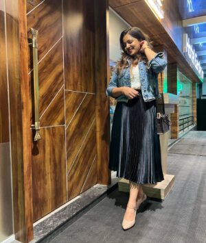Margret Antony Instagram - Pre anniversary dinner date with my heartthrob @kevinkurisinkal ❤️ 

#firstanniversary #couplegoals #celebrationoflove