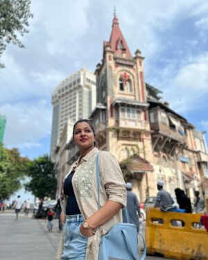 Margret Antony Instagram - Falling in love with chaos of Mumbai ✨
Captured by ♥️@kevinkurisinkal

#mumbaidiaries #mumbaimerijaan❤️ #travelgram #explorepage✨