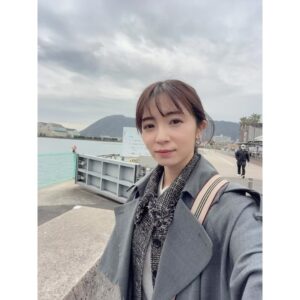 Mari Iriki Instagram - 過去、
映画の撮影や舞台の公演で訪れたことのある広島
数年ぶりにやってきました
今回は
あるバラエティの収録
旅ロケです
情報解禁は後日お知らせしますね
お楽しみに☺️

撮影前のメンテナンスは
@grancher_salon へ
EMSと手技で
フェイスラインがすっきり
BIOPHYTOでお肌がぴかぴかに…
その時の肌状態に合わせたメニューを選んでくれる佐々木さん @hiii__sasaki 🥰に出会ってから、お肌の状態がぐっとよくなった！

#広島 #hiroshima 
#美容 #biophyto #granchersalon #beauty #広尾