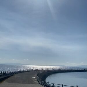 Mari Iriki Instagram - 元旦の朝
鹿児島のシンボル
穏やかな錦江湾と雄大な桜島に癒され⛰️
もう東京に戻って来ました
海がキラキラしてた

年末年始でしっかり休めたので
私は私に出来ることを
舞台の初日に向けて頑張ります！

#鹿児島 #錦江湾 #桜島
#kagoshima #kinkowan #sakurajima #sea
