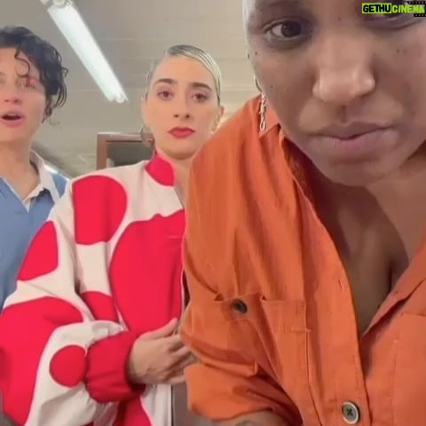 Maria Beraldo - 1.2K Likes - gatas sapatas ontem no show lindasso no @sescvilamariana
amei!
hoje tem mais, vem!
direção de @_josyara
com
@mahmundi
@jadsaaa
@xulianalinhares
e na banda de milhƵes
@lanaferreirabass
@lemichelecordeiro
@malkajulieta.b
@michelleabu
chega mais ā¤ļø
vem de bonde