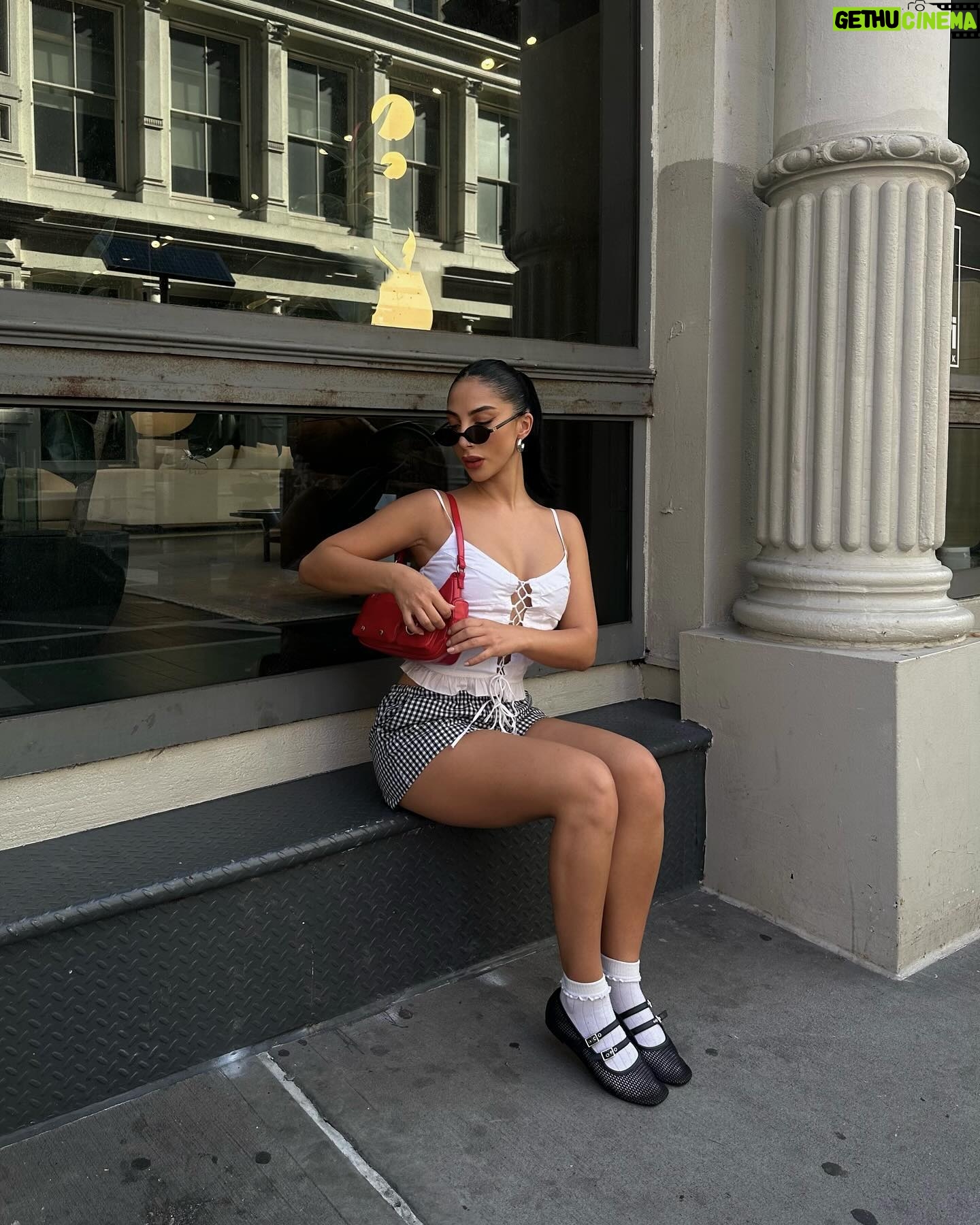 María Chacón - 109.6K Likes - de regreso en la gran manzana 😍🍎🗽🍒🚕