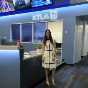 Maria-Elena Laas Instagram - KTLA morning news with the incomparable @samontv 💙
Makeup/Hair @beautybycrystal 
Stylist @ririrabbit 
Dress/clutch @ted_baker 
Jewelry @lakaiserjewelry @genevievelaujewelry 
Shoes @evalunaofficial 
Special thanks to @kristenperino @germanlegarreta for your impeccable taste 
#ktla #VidaStarz @vida_starz
