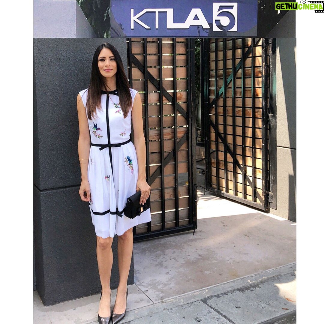 Maria-Elena Laas - 425 Likes - KTLA morning news with the incomparable @samontv 💙
Makeup/Hair @beautybycrystal
Stylist @ririrabbit
Dress/clutch @ted_baker
Jewelry @lakaiserjewelry @genevievelaujewelry
Shoes @evalunaofficial
Special thanks to @kristenperino @germanlegarreta for your impeccable taste
#ktla #VidaStarz @vida_starz