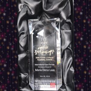 Maria-Elena Laas Instagram - 이 한국 문화에 감사드립니다 academy award 나는 한국과 한국인을 사랑합니다 and @ivanabajic for accepting the award on my behalf 🤩
•
#kdrama #ktown #kindpeoplekimchi #인스타그램 #정사 #김치 #장학금 #셀카 #좋아요 #여배우 #배우 #장학금 #김치 #행복