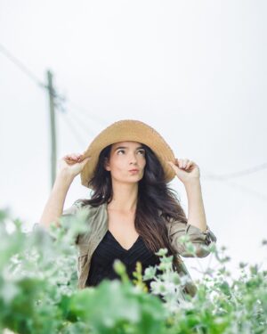 Maria Faleiro Instagram - Ansiosos pela primavera?
🌻🌻🌻

#primavera #querotetanto #flores #sol #saudades #pessoasalegres #natureza #spring #comingsoon