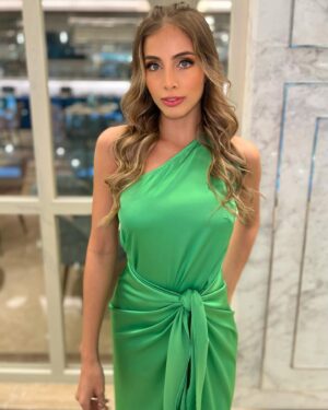 Maria Fernanda Rivero Instagram - 💚 Breakfast Time 💚

Les muestro mi hermoso vestido que complementa perfectamente a la atmósfera de Mumbai 💫

Gracias @hijosderamon por mi hermoso look de hoy✨ 

@missworld 
@missworld_beautywithapurpose 
@mrworld.official 
@pgloriaoficial 

#missworld
#missworld71
#71mw
#india
#beautywithapurpose #bwap #fernandarivero
