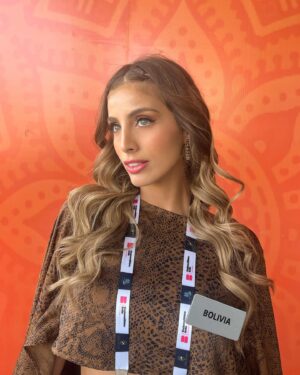 Maria Fernanda Rivero Instagram - ⚜️ Head To Head Challenge ⚜️

My beautiful outfit is made by @mamlu.bo 🍁

@missworld 
@missworld_beautywithapurpose 
@mrworld.official 
@pgloriaoficial 

#missworld
#missworld71
#71mw
#india
#beautywithapurpose #bwap #fernandarivero