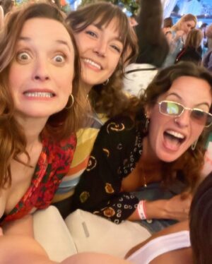 Maria João Pinho Instagram - ÚLTIMO DIA DE UM ENCONTRO FELIZ! 

Foi neste “ porto de abrigo “ que vivi estes últimos tempos, rodeada e acarinha por uma maravilhosa e dedicada equipa. Obrigada a TODOS pelo que partilhamos juntos.
Admiro-vos, respeito-vos e agradeço-vos.
Esta ilha fica guardada em mim. 

Um especial obrigada ao @mac3costa e à @sicoficial , @sicnovelasoficial , obrigada @sptelevisao , obrigada @artistglobalmanagement 

À minha família próxima @romeucostactor , @analopes_______ , @vitor_silva_costa , @inessafrias , @andapacheco , @juliapalha , @sofiarribeiro , @afonso_pimentel e a TOD@S AS SENHORAS DESTE MAR —— ADORO-VOS!🩵🩵🩵🩵🩵🩵🩵🩵🩵🩵🩵🩵🩵🩵