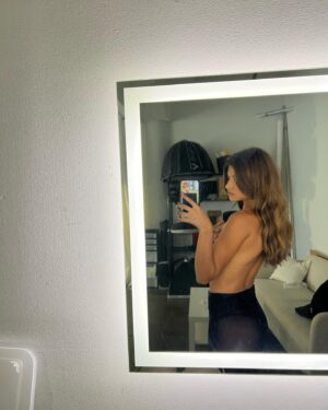 Maria Katarina Instagram - changing room