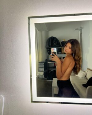 Maria Katarina Instagram - changing room