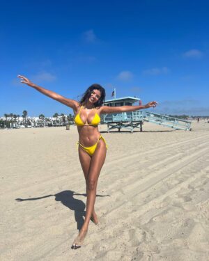 Maria Katarina Instagram - 💛 aquele mergulho maravilhoso na metade da semana 🌊