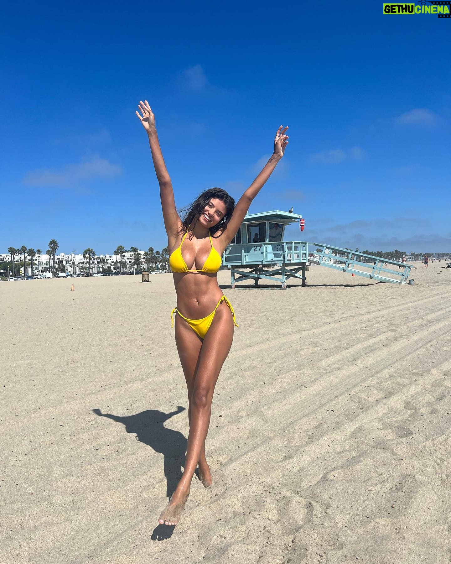 Maria Katarina - 867 Likes - 💛 aquele mergulho maravilhoso na metade da semana 🌊