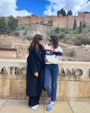 María Luisa Mayol Instagram - Un mix de lo que va en la mitad de Málaga. 
#malaga #españa #jurado #actriz #zonazine