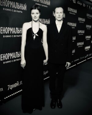 Maria Matsel Instagram - всегда сложно отследить важные события в своей жизни, обычно, становится понятно, что случилось что-то важное, уже после того, как все случилось. но вот когда в жизни близкого человека происходит какой-то поворотный момент, ты всегда знаешь, что это он. когда мы познакомились с Лариком, я понимала, что он очень талантливый человек. и я всегда очень хотела, чтобы другие люди тоже узнали, какой он трогательный, чуткий, смешной, разносторонний, глубокий и умный артист. но теперь я хочу еще, чтобы все узнали, что Ларик большой артист. что он очень трепетно относится к своим ролям, что он тщательно их выбирает, что он доверяет режиссеру, что он учится у партнеров, что он уважает процесс и всех, кто в нем участвует, что он искренне благодарен тому, что с ним случается, даже если это случается сложно, долго, неожиданно. для меня его глаза на экране выражают ту большую любовь, о которой мечтают все девочки, и это гордость и счастье. я верю, что вы найдете в его глазах то важное, что мы все ищем. смотрите фильм «Ненормальный» в кино. 
его создавала огромная команда из двух стран, этот фильм пережил очень много трудностей и очень долго ждал своего зрителя. он про людей, про любовь, про мир.